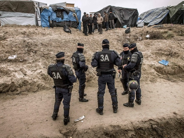 Tòa án Pháp hoãn dỡ bỏ khu trại tạm của người tị nạn ở Calais ảnh 1