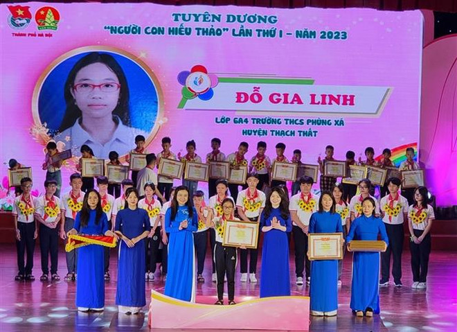 Hà Nội tuyên dương 110 thanh, thiếu nhi “Người con hiếu thảo” ảnh 1