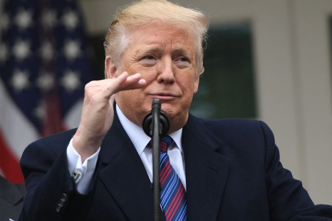 Ông Trump nói gì trước việc các thị trường hỗn loạn vì Apple? ảnh 1