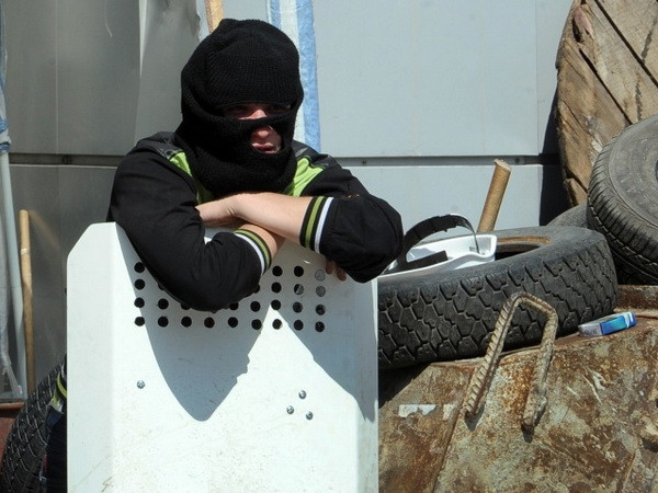 Người biểu tình lập trụ sở chỉ huy ở Đông Nam Ukraine ảnh 1