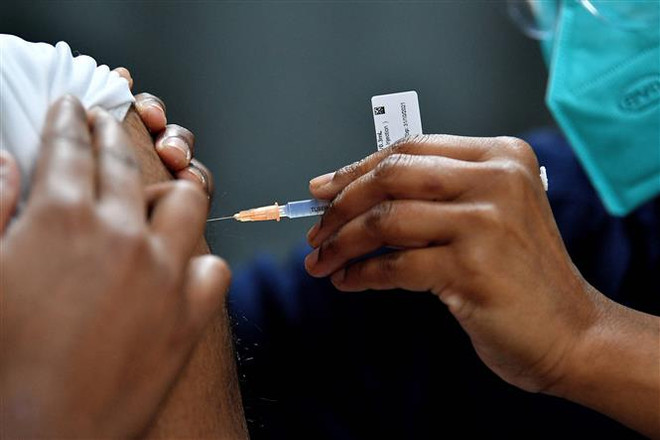 Australia nghiên cứu vaccine hiệu quả với mọi biến thể của SARS-CoV-2 ảnh 1