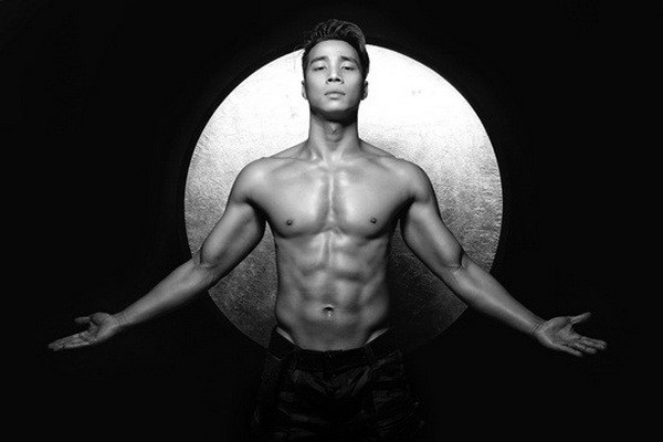 Bộ ảnh nóng bỏng của "quý ông phong cách nhất Hà Nội" ảnh 1