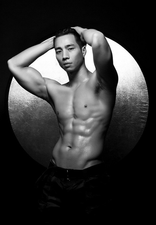 Bộ ảnh nóng bỏng của "quý ông phong cách nhất Hà Nội" ảnh 2