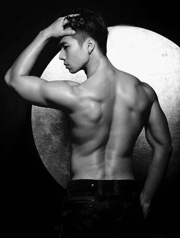 Bộ ảnh nóng bỏng của "quý ông phong cách nhất Hà Nội" ảnh 3