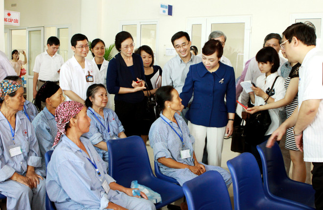 Đường dây nóng - kênh giám sát hiệu quả của ngành y tế ảnh 2