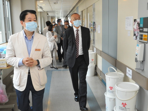 Hàn Quốc lần đầu tăng cường quân y để khống chế dịch MERS ảnh 1