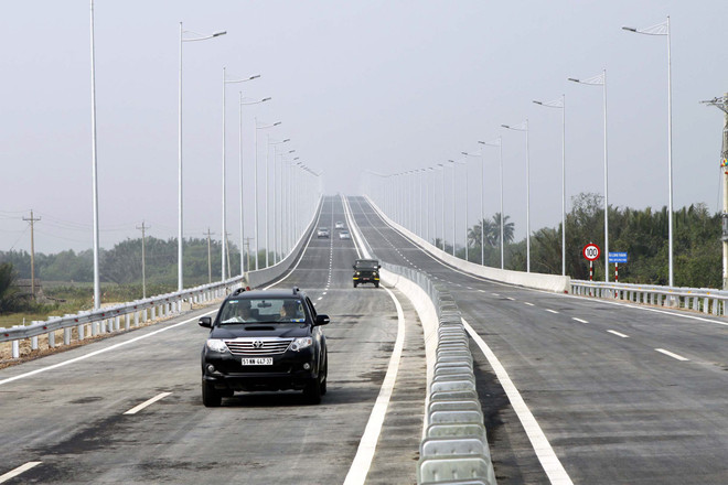 Xây thêm dải phân cách đường cao tốc Biên Hòa-Vũng Tàu ảnh 1