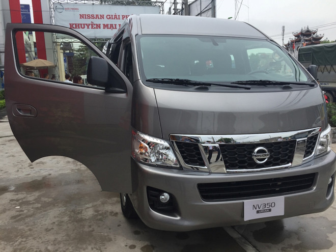 Nissan Việt Nam trình làng xe NV350 Urvan có giá hơn 1 tỷ đồng ảnh 1