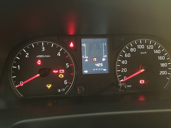 Nissan Việt Nam trình làng xe NV350 Urvan có giá hơn 1 tỷ đồng ảnh 5