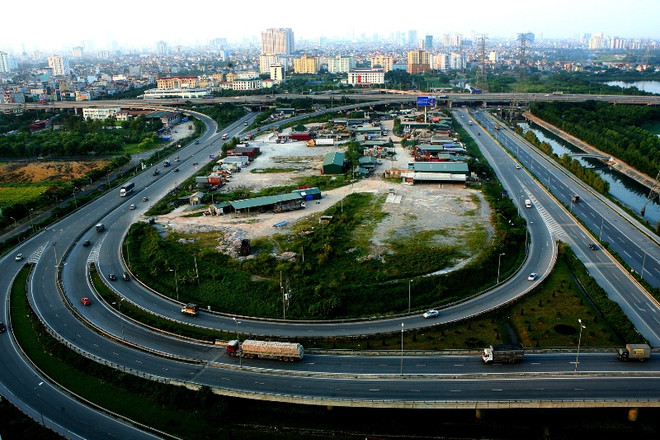 Tỷ lệ nợ công sát trần, báo động với Việt Nam đang là màu gì? ảnh 1