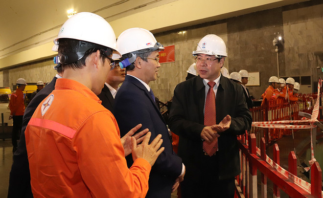 Thi đua hoàn thành thay bánh xe công tác tổ máy H5 Thuỷ điện Hòa Bình ảnh 2