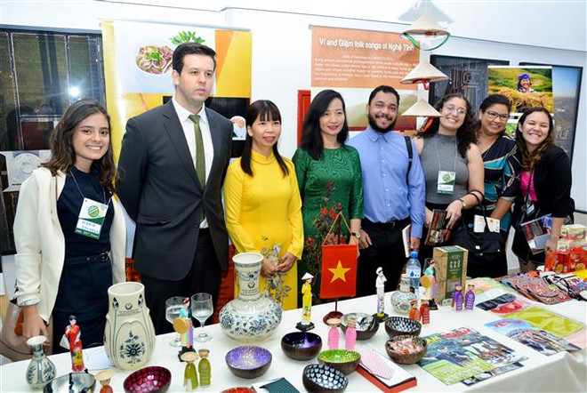 Sự kiện "Càphê cùng Đại sứ - phiên bản Việt Nam" tại Brazil ảnh 3