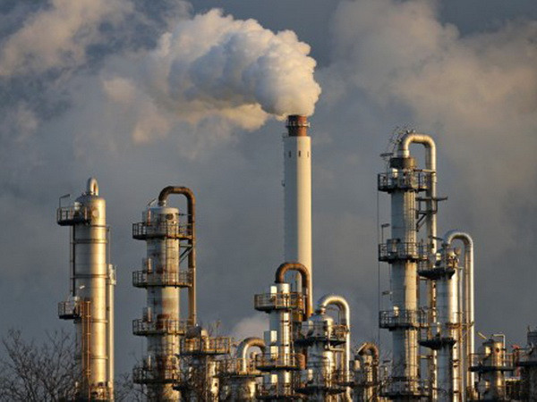 Giá dầu đi lên khi thỏa thuận giảm sản lượng có thể được gia hạn ảnh 1