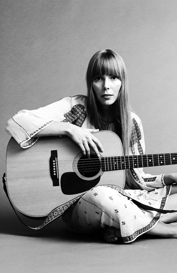 Xu hướng chọn người mẫu “đầu bạc” cho mùa mốt Xuân Hè 2015 ảnh 9