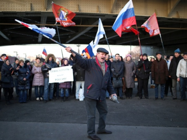 Rầm rộ các hoạt động ủng hộ cộng đồng nói tiếng Nga ở Ukraine ảnh 1