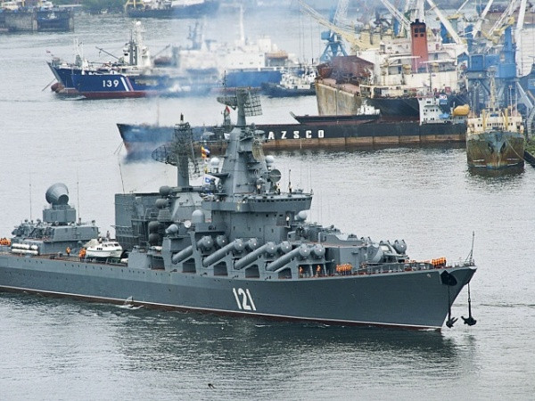 Bị Nga vây cảng, tàu chiến Ukraine tháo chạy khỏi Crimea ảnh 1