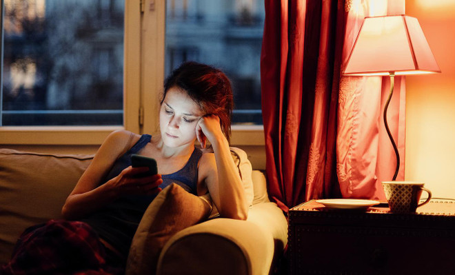 Dành hơn 2 giờ mỗi ngày cho mạng xã hội có thể khiến bạn cô lập ảnh 1