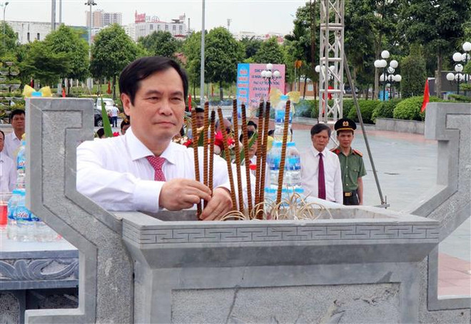 Dâng hương tưởng niệm 110 năm ngày sinh Tổng Bí thư Nguyễn Văn Cừ ảnh 1