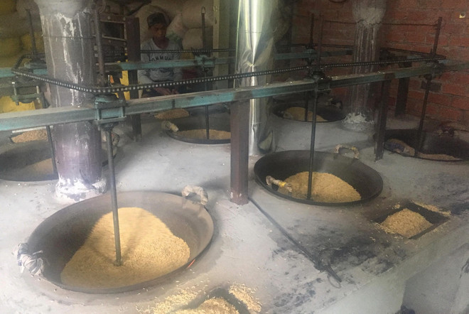 [Photo] Sóc Trăng: Nhộn nhịp nghề làm cốm dẹp vào vụ ảnh 3