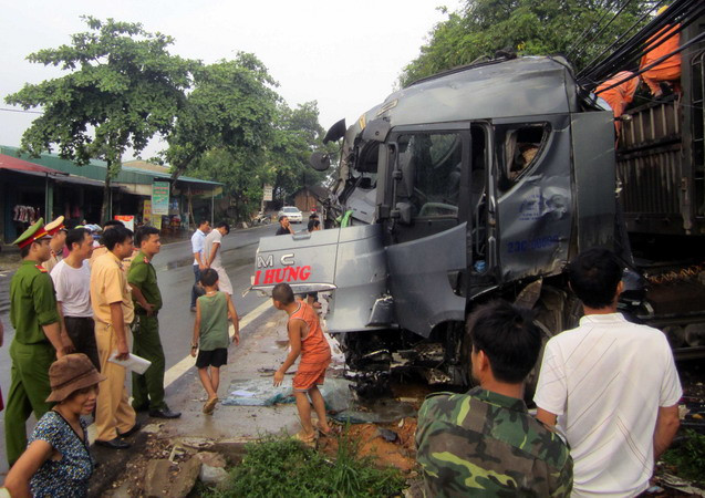 [Photo] "Xe điên" đâm liên tiếp vào 2 nhà dân ở Tuyên Quang ảnh 3