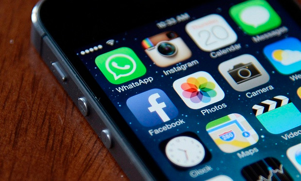 Facebook thừa nhận làm hao pin iPhone và tung ra bản vá lỗi ảnh 1