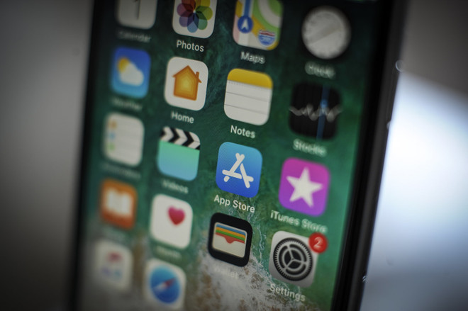 Ảnh minh họa. (Nguồn: engadget) Apple có thể chia sẻ đặc quyền "ứng dụng mặc định" cho bên thứ ba ảnh 1