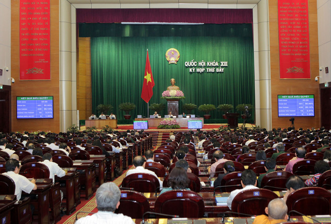 Quốc hội khóa XIII họp phiên toàn thể tại hội trường. (Ảnh: Lâm Khánh/TTXVN) Quốc hội sẽ thông qua nhiều luật về tổ chức bộ máy nhà nước ảnh 1