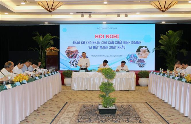 Doanh nghiệp kiến nghị giảm chi phí, nâng cao năng lực cạnh tranh ảnh 1