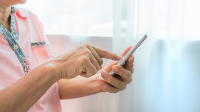 Bà ngoại đối mặt án phạt lên đến 1.000 euro vì đăng ảnh cháu lên mạng ảnh 1