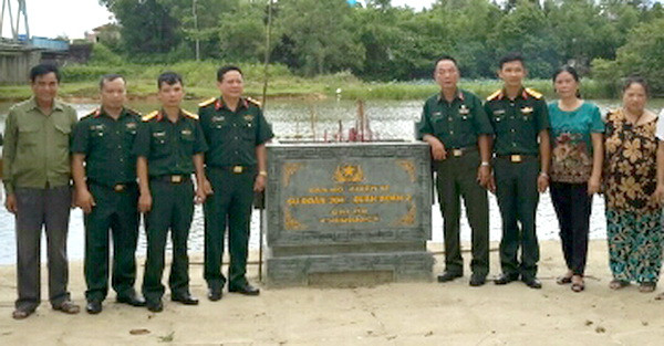 Sư đoàn 304 tổ chức đền ơn đáp nghĩa, tri ân các anh hùng liệt sỹ ảnh 5