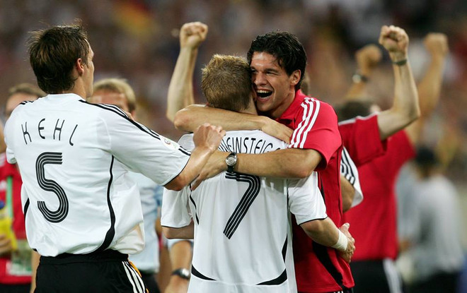 Những khoảnh khắc vàng của người hùng Bastian Schweinsteiger ảnh 8