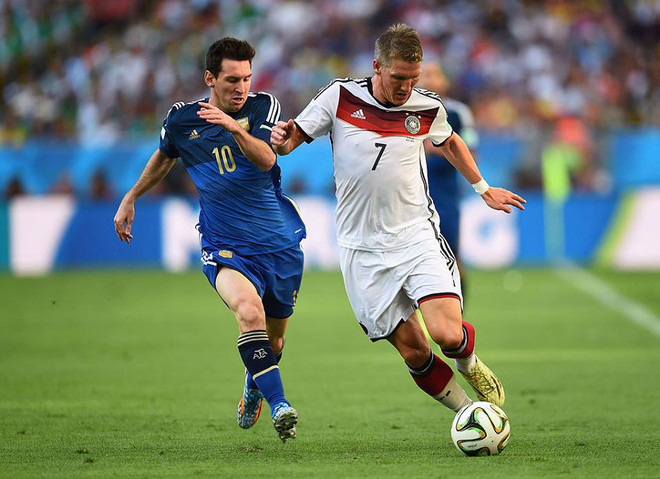 Những khoảnh khắc vàng của người hùng Bastian Schweinsteiger ảnh 25