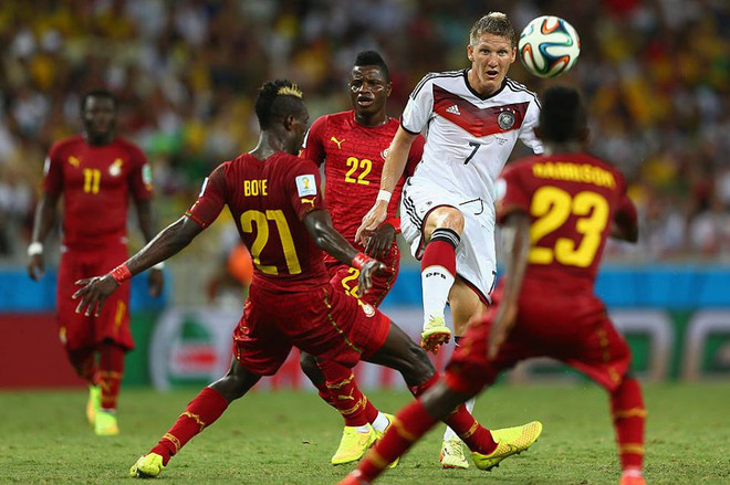 Những khoảnh khắc vàng của người hùng Bastian Schweinsteiger ảnh 24