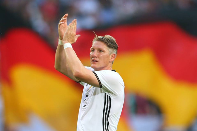 Những khoảnh khắc vàng của người hùng Bastian Schweinsteiger ảnh 36