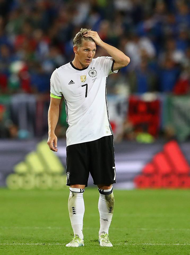 Những khoảnh khắc vàng của người hùng Bastian Schweinsteiger ảnh 32