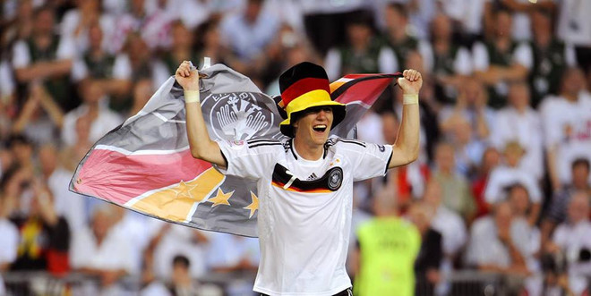 Những khoảnh khắc vàng của người hùng Bastian Schweinsteiger ảnh 13