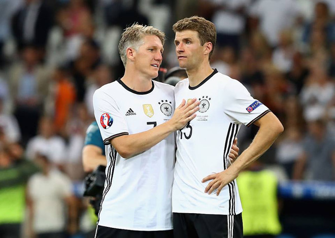 Những khoảnh khắc vàng của người hùng Bastian Schweinsteiger ảnh 35