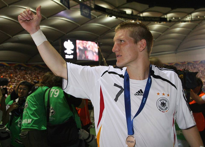 Những khoảnh khắc vàng của người hùng Bastian Schweinsteiger ảnh 9