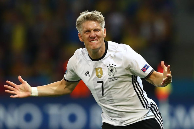 Những khoảnh khắc vàng của người hùng Bastian Schweinsteiger ảnh 31