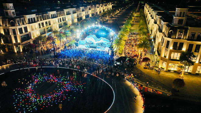 MerryLand Quy Nhơn bùng nổ trong đêm nhạc quy tụ nhiều sao Việt ảnh 1