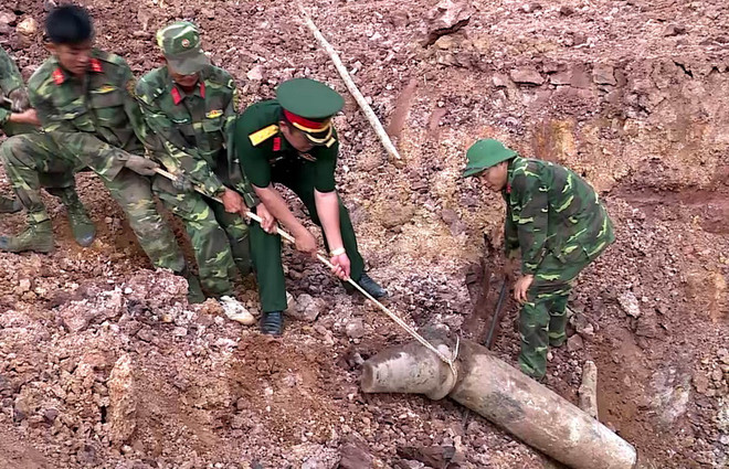 Phát hiện quả bom nặng hơn 240kg tại Hướng Hóa của Quảng Trị ảnh 1