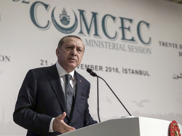 Tổng thống Thổ Nhĩ Kỳ Recep Tayyip Erdogan. (Nguồn: AP/TTXVN) EP ủng hộ đóng băng tiến trình đàm phán gia nhập EU của Thổ Nhĩ Kỳ ảnh 1