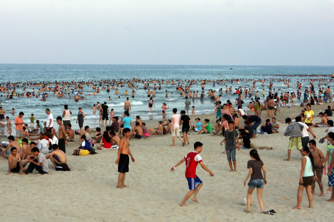 Nắng nóng trên 38 độ C phát triển mở rộng ra phía Tây Bắc bộ ảnh 1