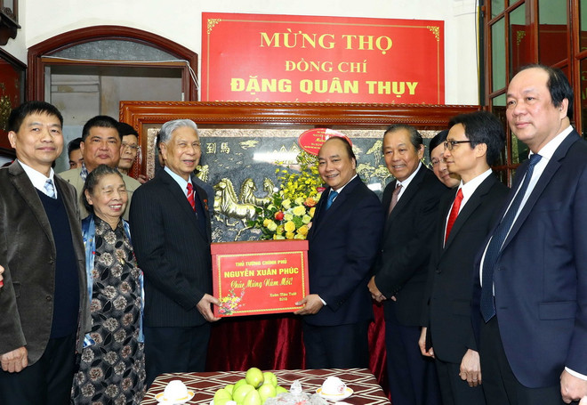 Thường trực Chính phủ mừng thọ Trung tướng Đặng Quân Thụy ảnh 1