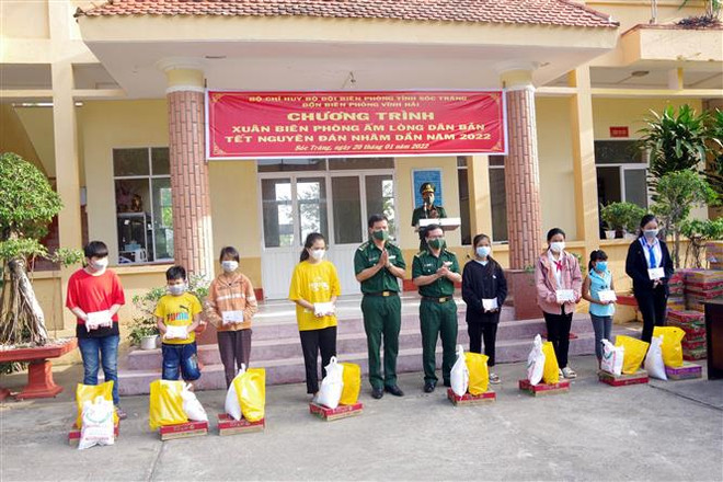 Đoàn Bộ tư lệnh Cảnh vệ quân đội Campuchia chúc Tết tại Sóc Trăng ảnh 2