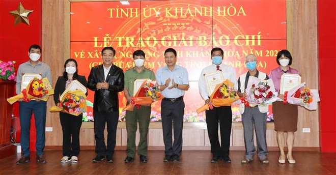 Trao giải Búa liềm vàng: Tôn vinh tác phẩm xuất sắc về xây dựng Đảng ảnh 1