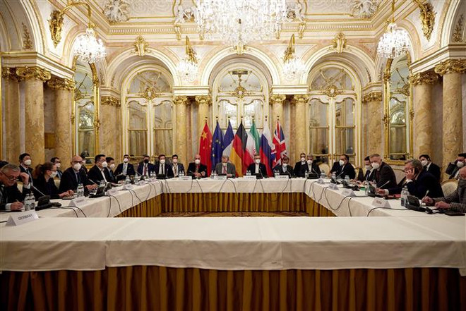 Vòng đàm phán về khôi phục thoả thuận hạt nhân Kế hoạch Hành động chung toàn diện (JCPOA) giữa đại diện Iran và các cường quốc tại Vienna (Áo), hồi tháng 12 vừa qua. (Ảnh: IRNA/TTXVN) Ngoại trưởng Mỹ nhận định còn cơ hội vãn hồi thỏa thuận với Iran ảnh 2