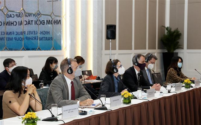 Hoàn thiện chính sách quản lý và sử dụng nguồn lực tài chính công ảnh 3