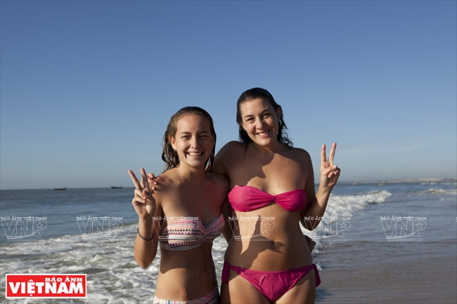 Mục sở thị bãi biển hoang sơ bậc nhất Việt Nam hiện nay ảnh 9