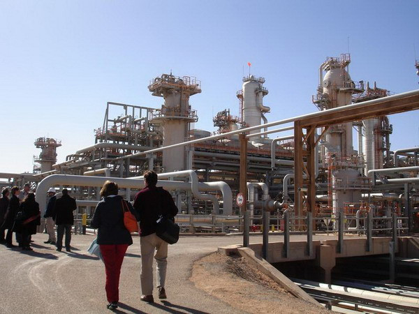 Algeria: Sonatrach tiếp tục khoan thăm dò khí đá phiến ảnh 1